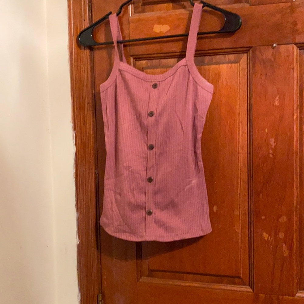 pink top
